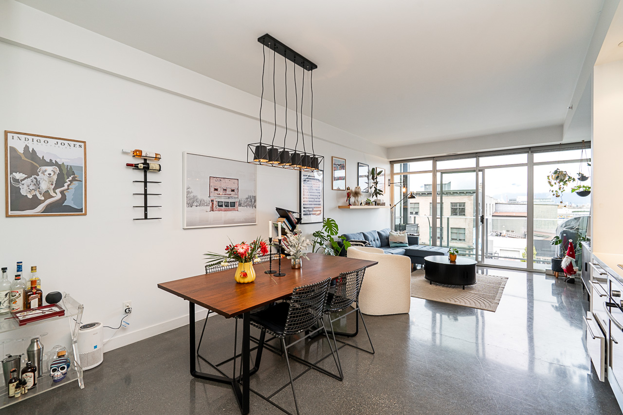 #417 - 256 E. 2nd Avenue